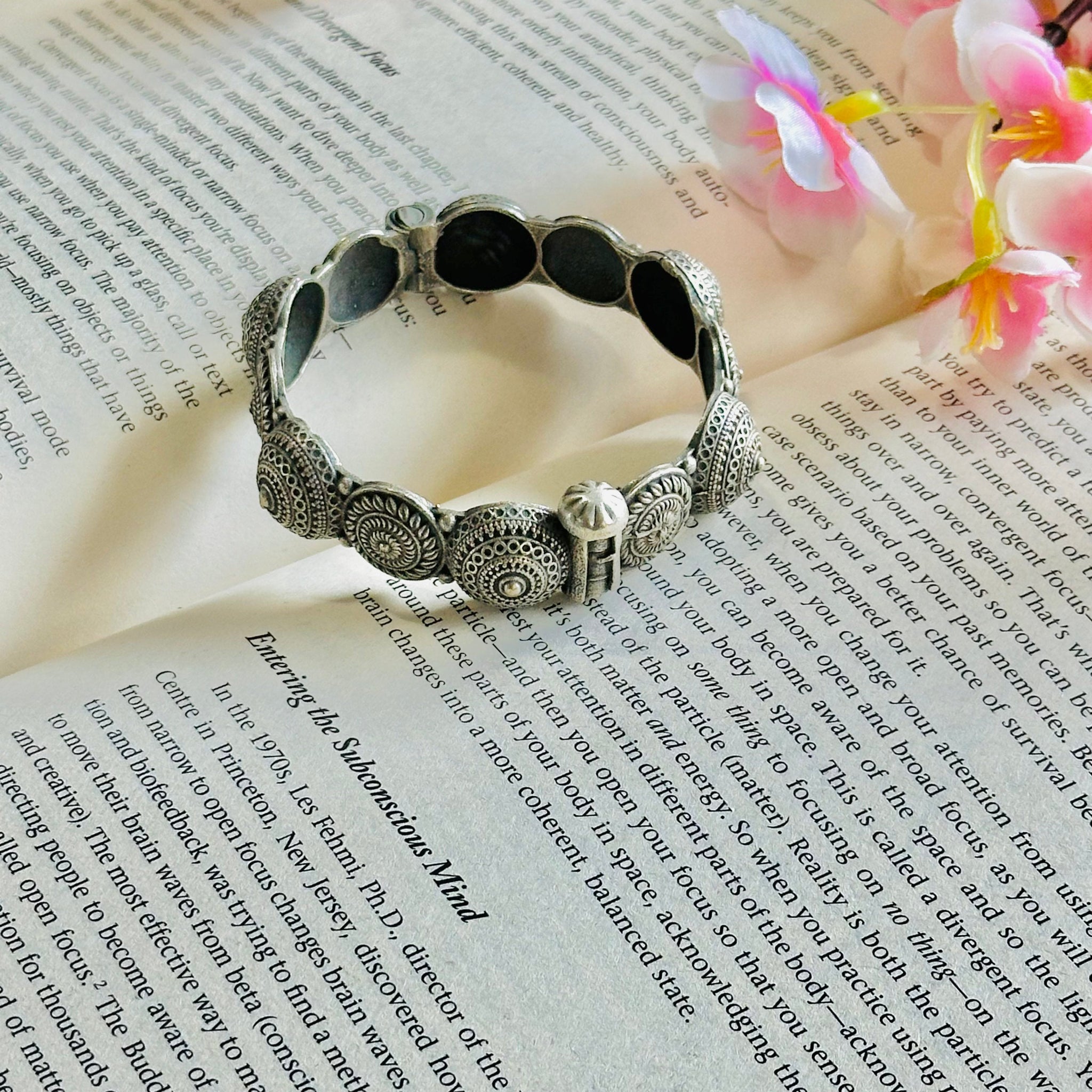 Boho Vintage Chakra Dome Single Kada
