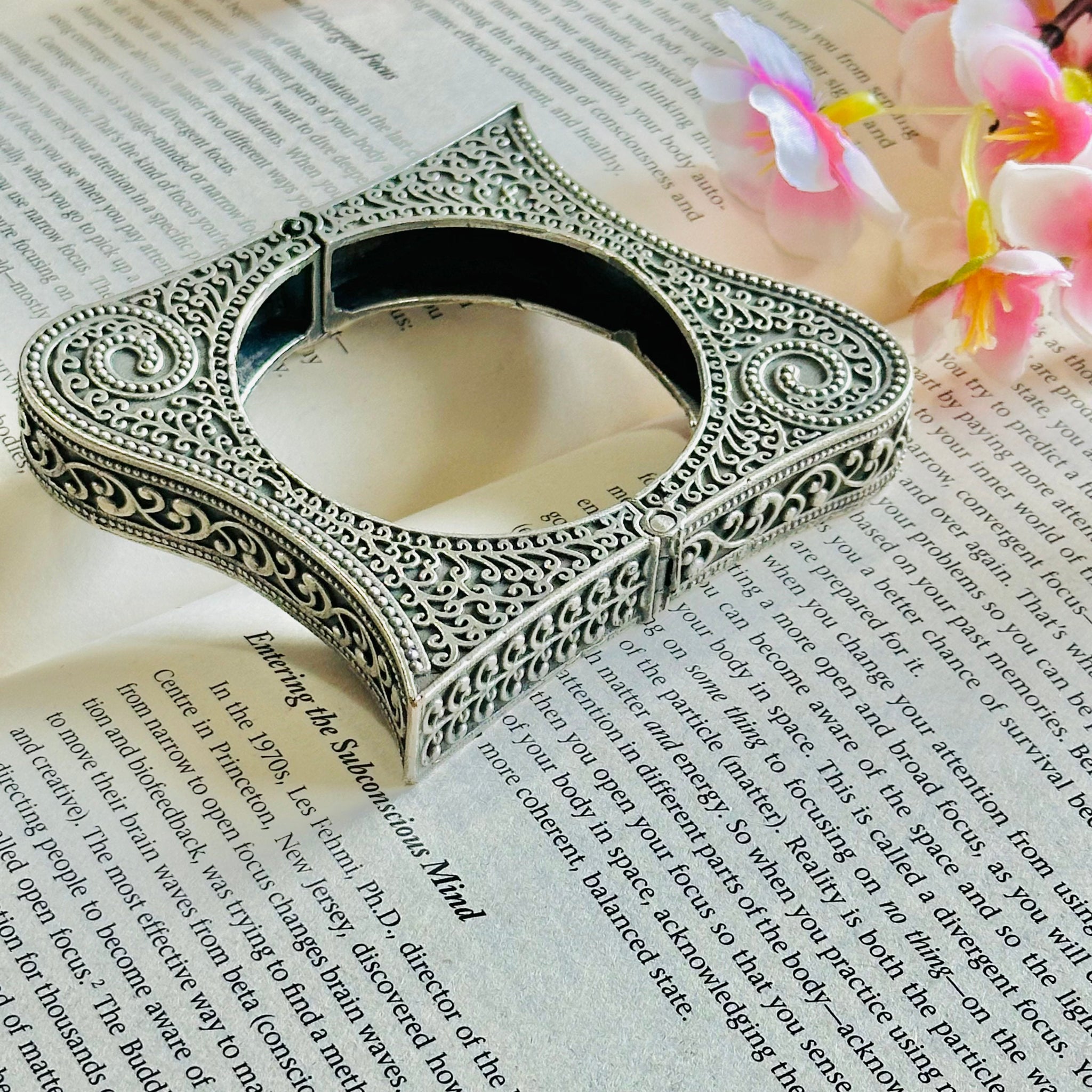 Boho Vintage Square Curve Cutting Single Kada