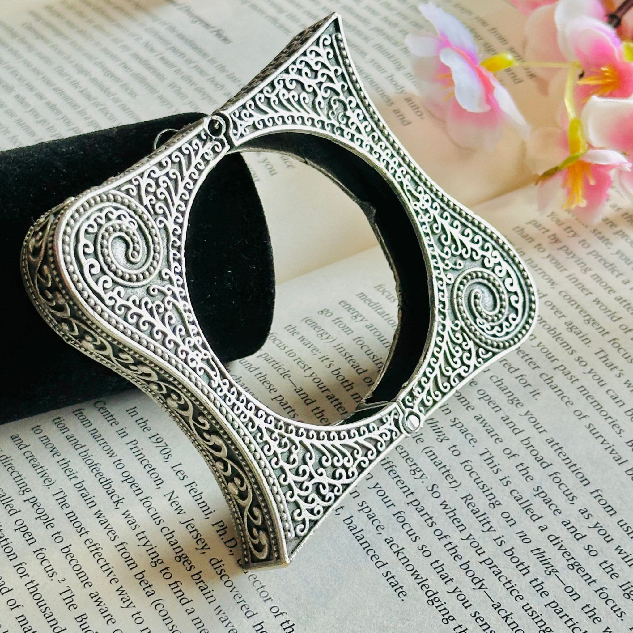 Boho Vintage Square Curve Cutting Single Kada