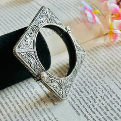 Epic Fashion Brass Square Bangles/Kada