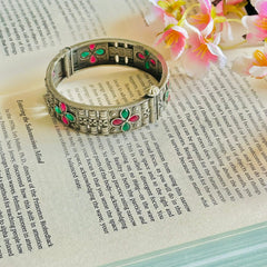 Silver Openable Single Flower Bangle